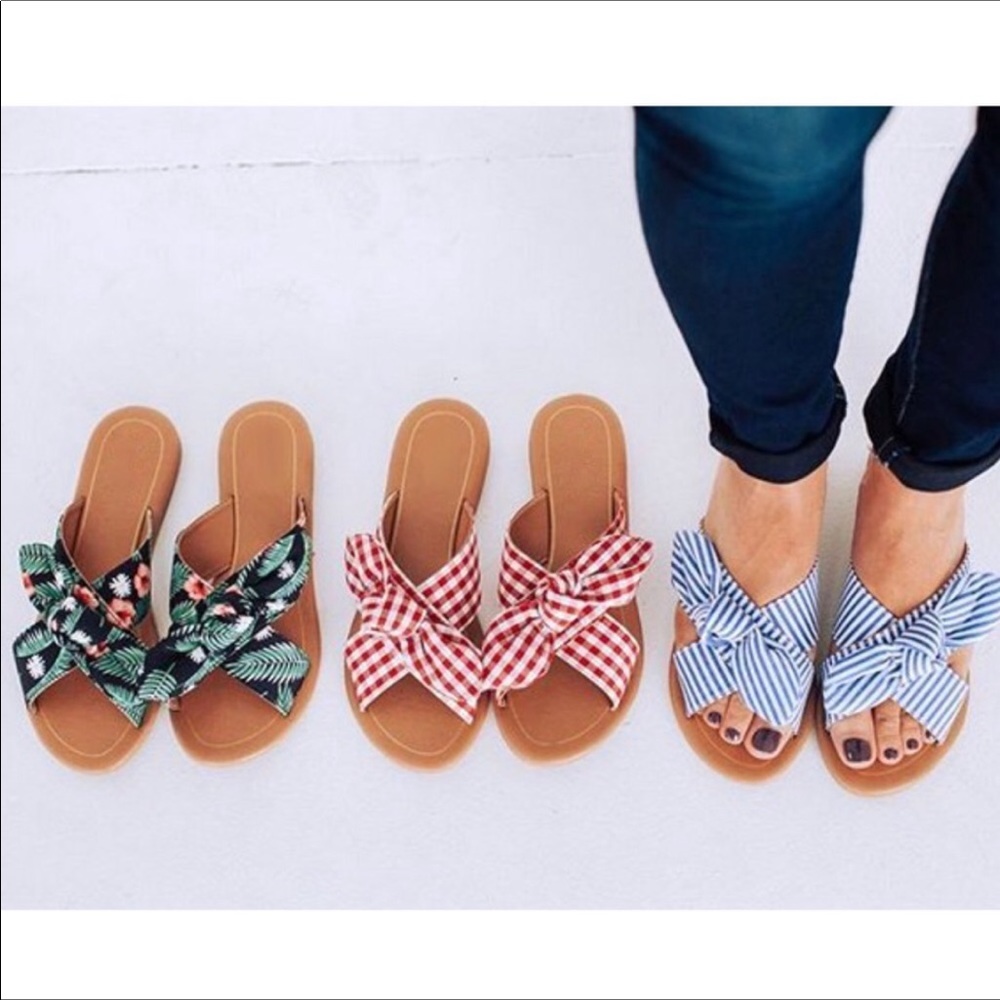 🎉TODAY ONLY🎉Blue and White Striped Sandals - Picture 2 of 3